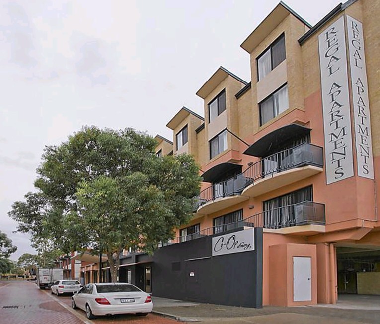 Regal Apartments - Accommodation Burleigh 2