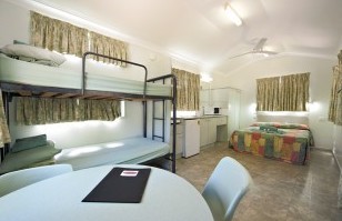 Knotts Crossing Resort - Accommodation Airlie Beach 1