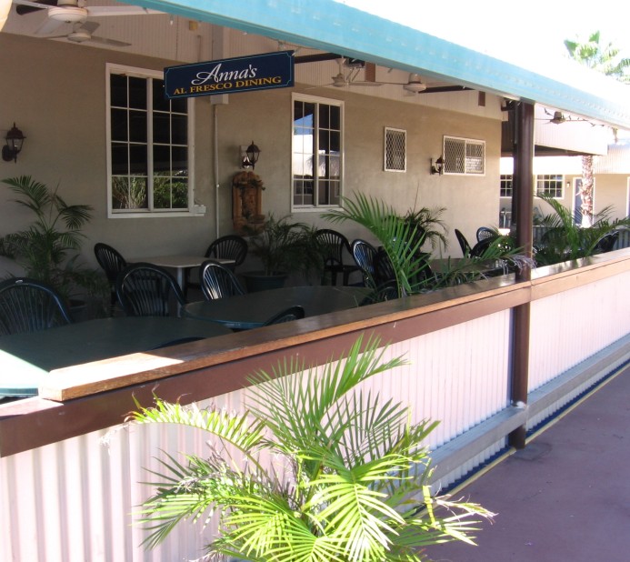 Bluestone Motor Inn - Accommodation Main Beach 2