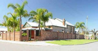 Above Bored Bed And Breakfast - Accommodation Burleigh 1
