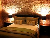 Lookout Cave Motel - Accommodation Whitsundays 1