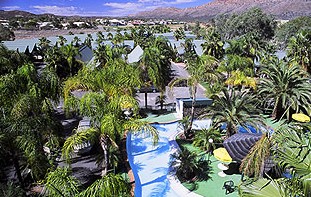Desert Palms Resort - Accommodation QLD 4