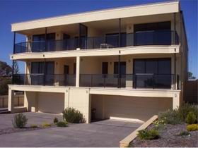 The Lighthouse Accommodation - Redcliffe Tourism