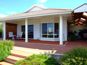 Close Encounters Bed and Breakfast - Accommodation Cooktown