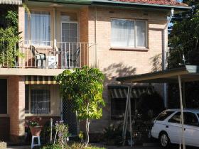 The Broadway - Accommodation Cooktown