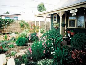Schoolhouse Cottage - Coogee Beach Accommodation