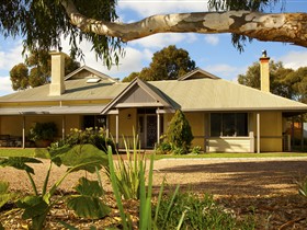 Whistler Farm - Accommodation Cooktown