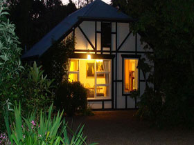 Riddlesdown Cottage - Accommodation in Surfers Paradise