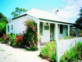 Sarah's Cottage - Grafton Accommodation
