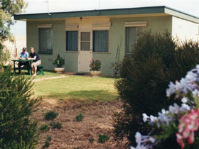 Oaklands Fishing Cottage - Coogee Beach Accommodation
