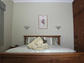 Girraween House - Accommodation Redcliffe