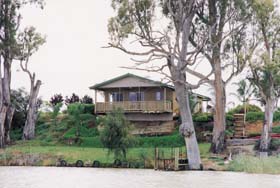Mundic Grove Cottage - Accommodation Yamba