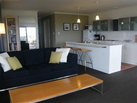 Coorong Waterfront Retreat - Accommodation Redcliffe