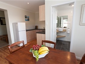 Bay 10 Accommodation - Accommodation in Surfers Paradise