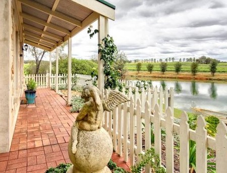 Stonewell Cottages And Vineyards - thumb 2