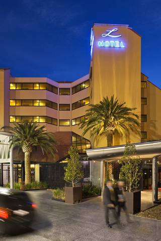 The Lakes Resort Hotel - thumb 2