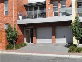 Adelaide's Norwood Apartment - thumb 3