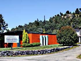Silver Hills Motel - Accommodation Airlie Beach