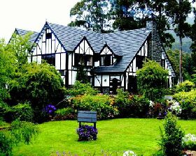 Fox and Hounds Inn - Dalby Accommodation