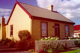 Devonport Historic Cottages - Coogee Beach Accommodation