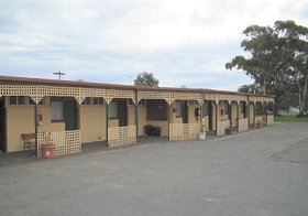 Central Court Motel - Tourism Canberra
