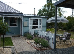 Westeria Cottage - Grafton Accommodation 2