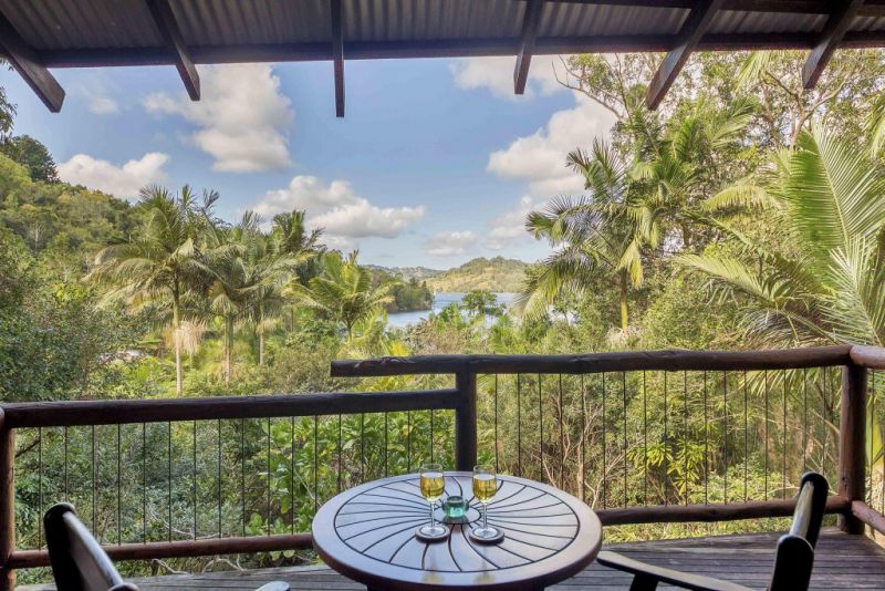 Secrets on the Lake - Accommodation Airlie Beach