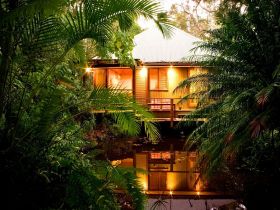 Hunchy Hideaway - Dalby Accommodation
