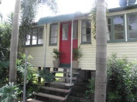 The Red Ginger Bungalow - Carnarvon Accommodation