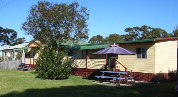 Alonga Cottages - Accommodation Airlie Beach