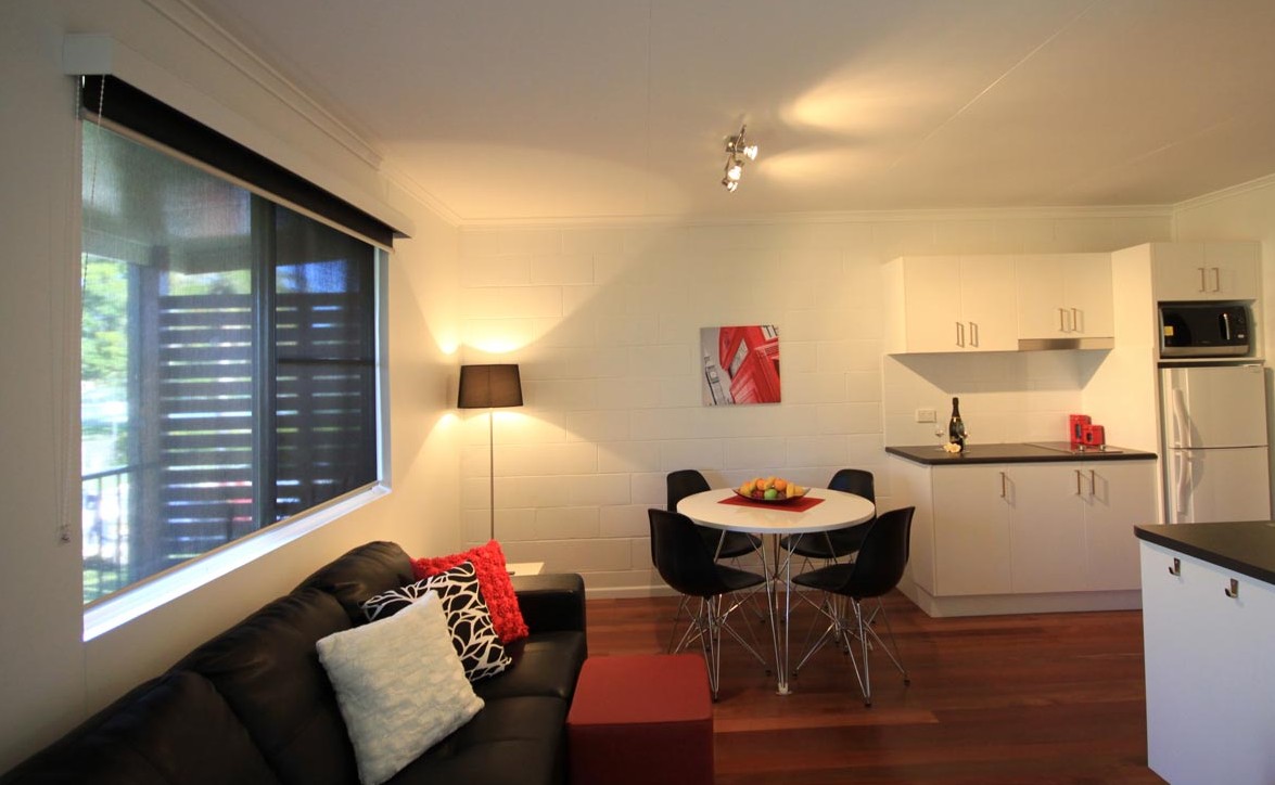 Maclean Stays - Coogee Beach Accommodation 3