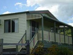 Halls Country Cottages - Casino Accommodation