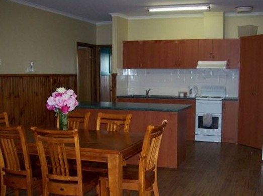 Riverland Holiday Cottage - Accommodation Airlie Beach