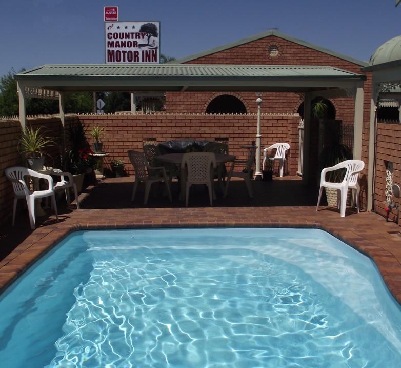 Country Manor Motor Inn - Accommodation Airlie Beach