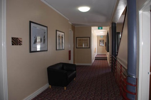 Alpine Hotel - Accommodation Redcliffe