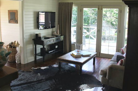 Book Barn Cottage - Redcliffe Tourism