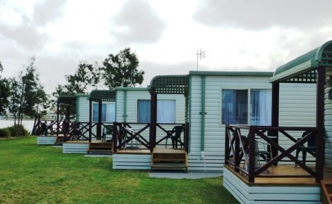 Belmont Pines Lakeside Holiday Park - Coogee Beach Accommodation 3