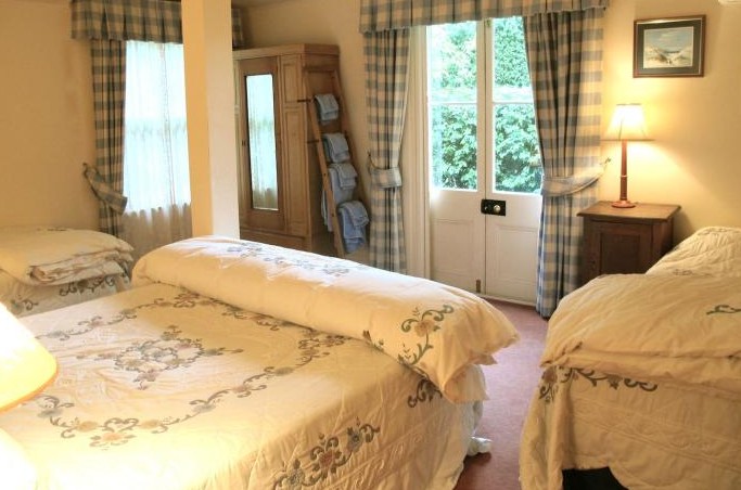 Capers Guesthouse and Cottage - Accommodation Directory