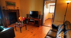 Apple Blossom Cottage - Accommodation Airlie Beach