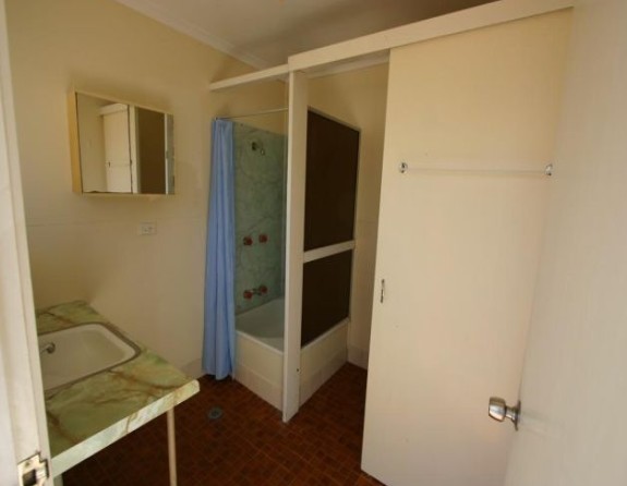 Nanango Caravan and Motorhome Park - Accommodation in Bendigo