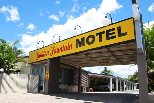 Golden Fountain Motel - thumb 0