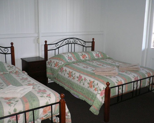 Carrollee Hotel - Accommodation Mount Tamborine