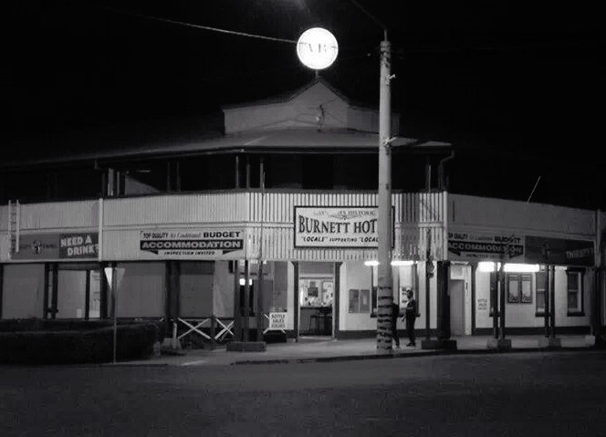 Burnett Hotel - Accommodation Nelson Bay