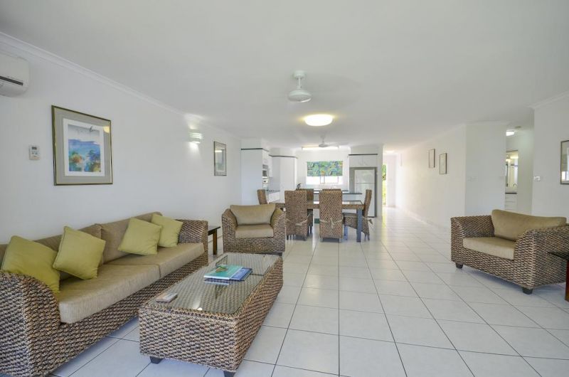 Roydon Beachfront Holiday Apartments - St Kilda Accommodation 8