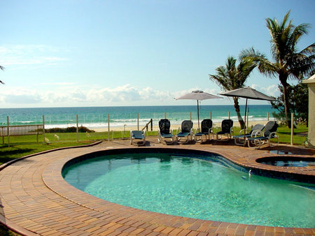 Crystal Beach Resort - Accommodation QLD 1