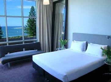 Hotel Dive - Whitsundays Accommodation 1