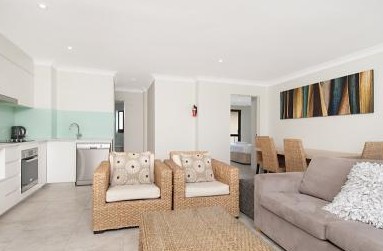 Bayview Beachfront Apartments - Accommodation QLD 4