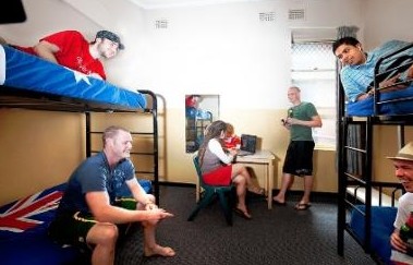 Maze Backpackers And Cb Hotel - Wagga Wagga Accommodation