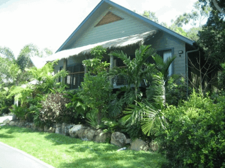 Airlie Cove Resort And Van Park - Accommodation in Bendigo 2