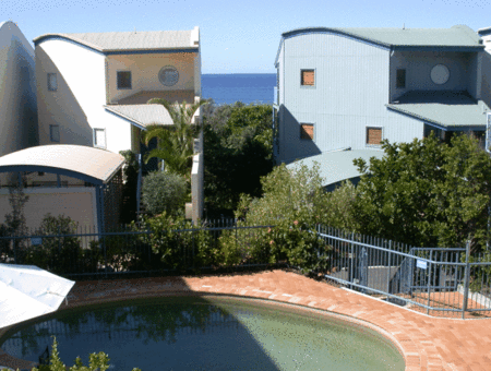 Castaway Cove Resort Noosa - Accommodation in Bendigo 2